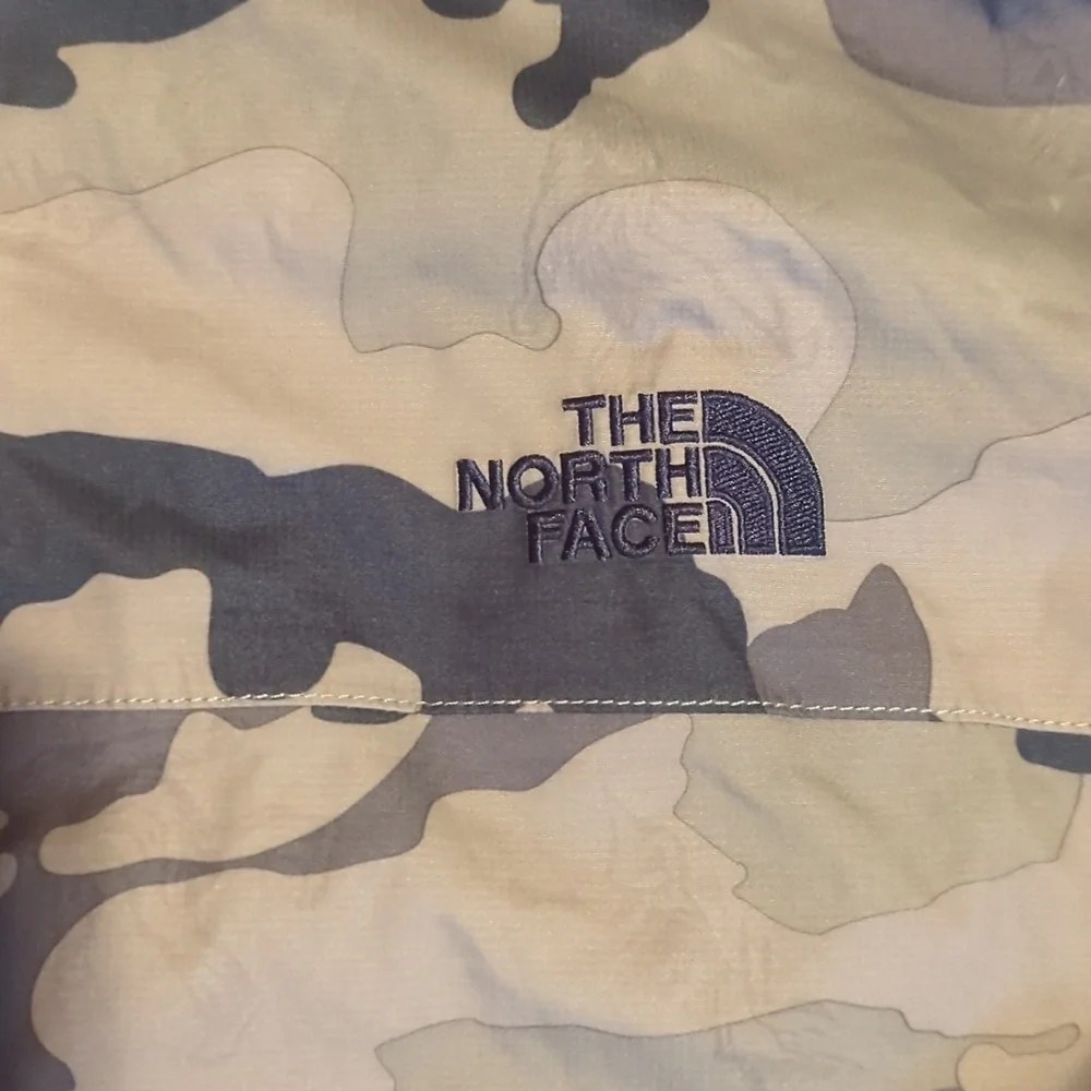 The North Face Men's Camouflage Windbreaker Rain Dryvent Jacket - Picture 3 of 9